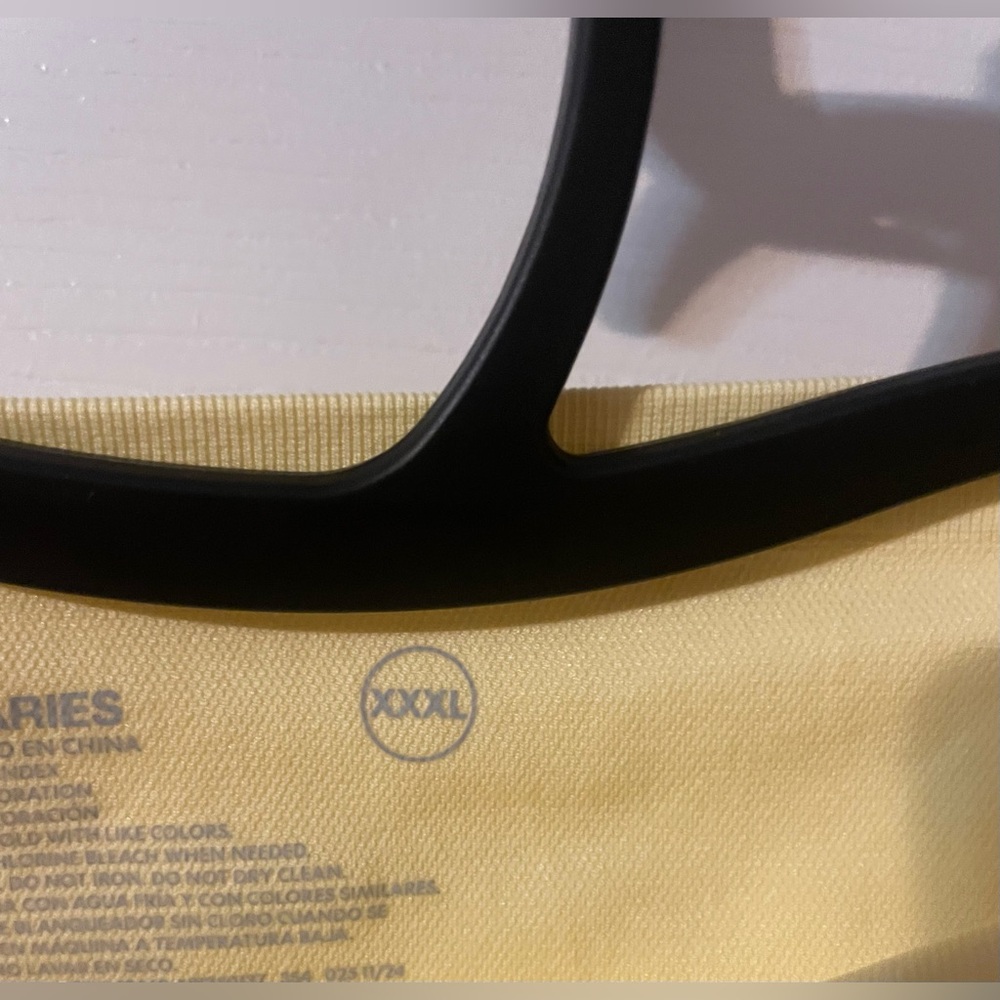 No Boundaries Women’s Soft Yellow Bandeau Bra! NWT! Size XXXL! - Picture 2 of 4